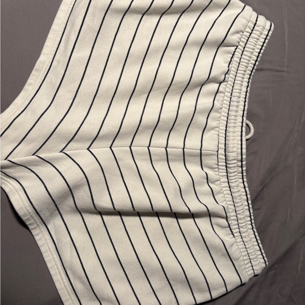 Universal Thread Drawstring Sweatshorts - Picture 3 of 3